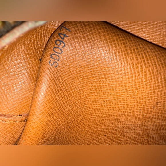 Louis Vuitton Vintage Monogram Trocadero 27 Crossbody Made in USA with COA - Picture 13 of 16